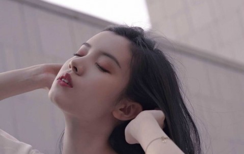 排卵期后出血至月经，原因、症状与应对策略